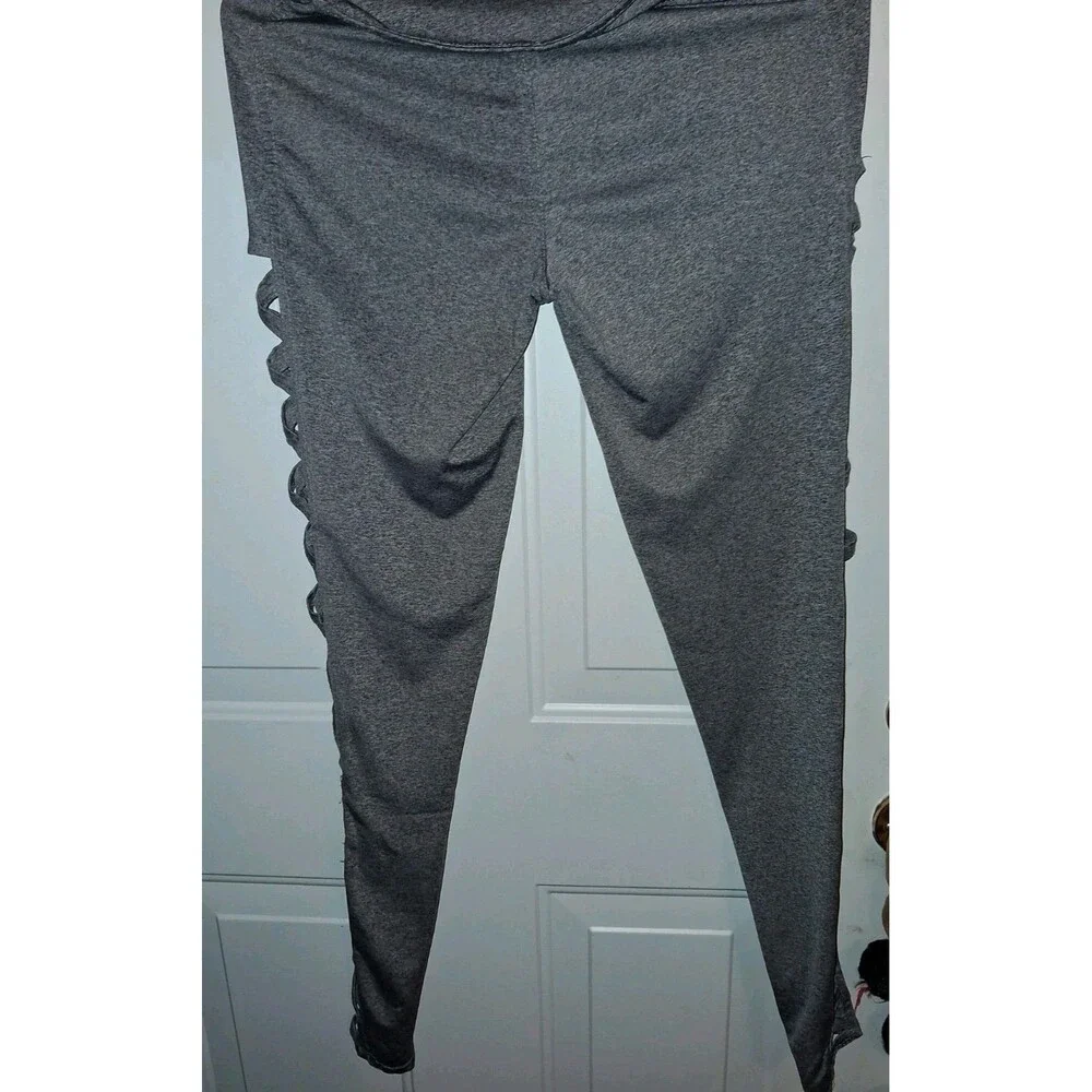 Rue 21 Women's Gray Capri Leggings, Size S/M, Peek A Boo Sides